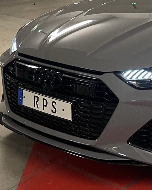 Front eines Audi RS6 Avant mit RPS-Kennzeichen